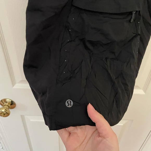 Lululemon Run for Cold Black Vest Primaloft Insulated Size 2 - Picture 6 of 7